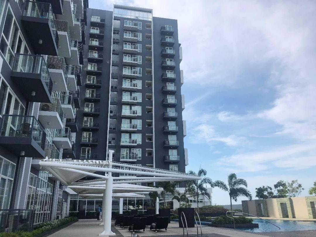 One Pacific Residence Condominium Tower C-16N มักตัน ภายนอก รูปภาพ